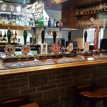 The Rose And Crown Hotel Huddersfield Kültér fotó