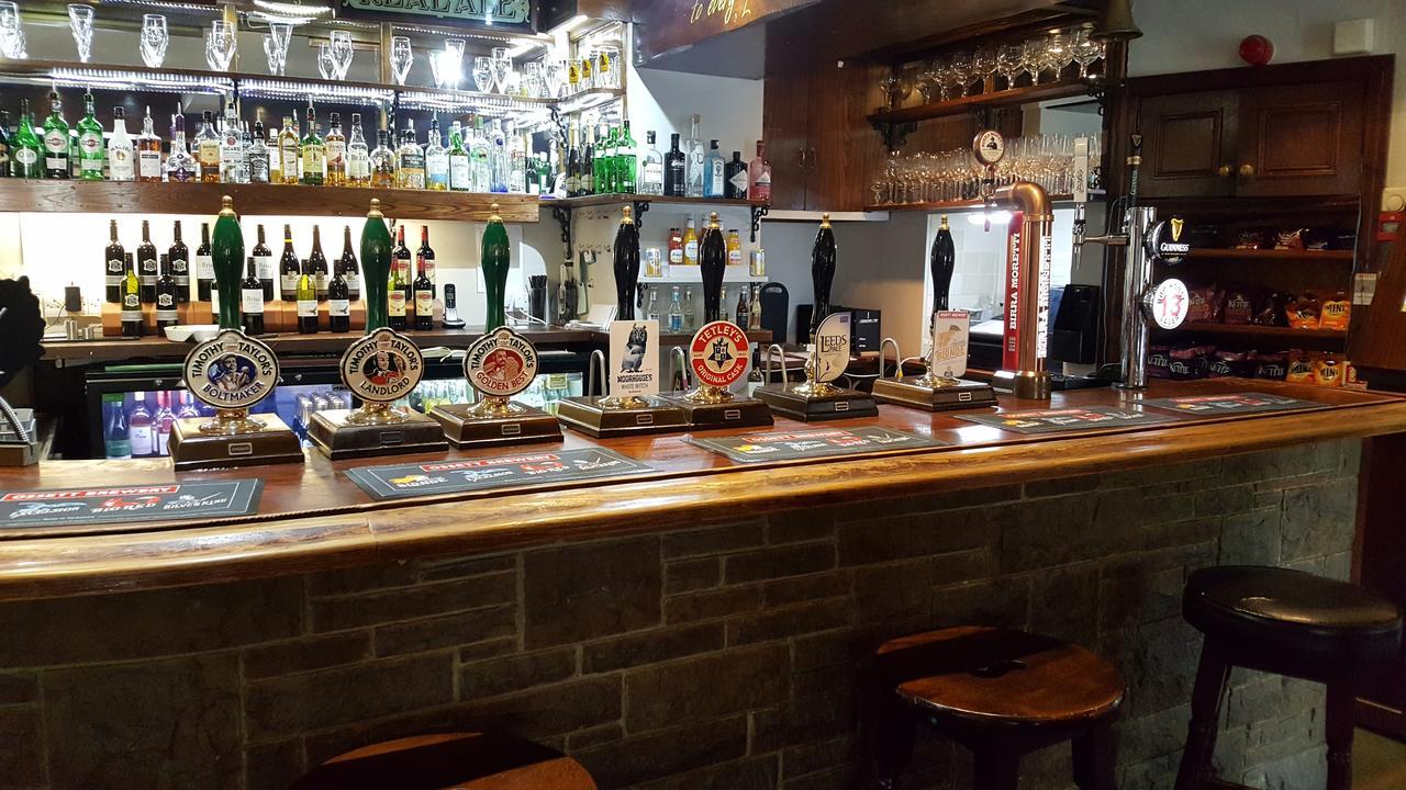 The Rose And Crown Hotel Huddersfield Kültér fotó