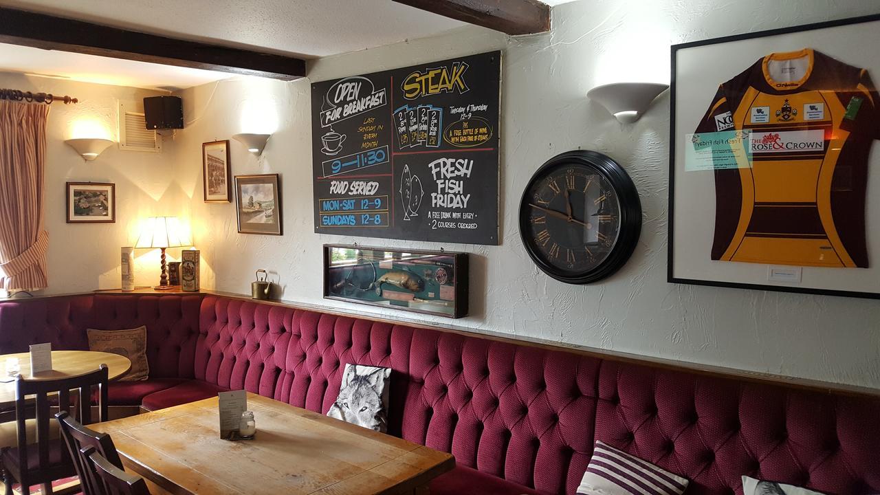 The Rose And Crown Hotel Huddersfield Kültér fotó